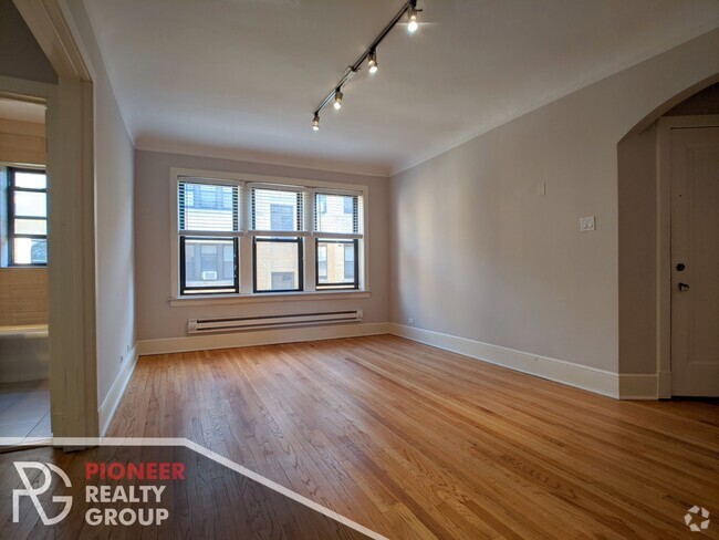 Building Photo - 2329 N Rockwell St Unit #2325.5-B2 Rental