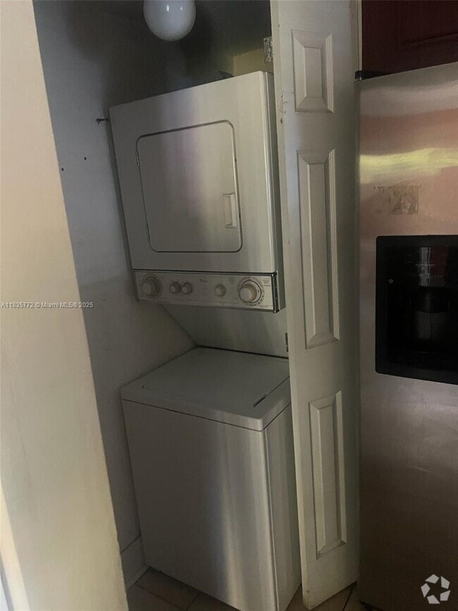Building Photo - 636 NW 114th Ave Unit 103 Rental