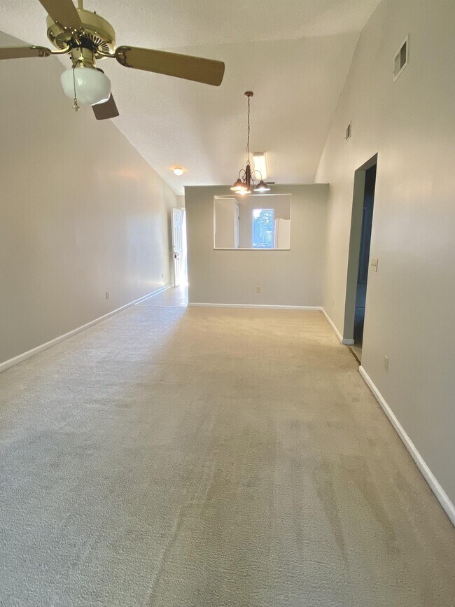 Photo - 910 Brett Dr