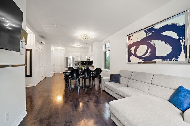 Photo - 2284 Rue Victoria Unit 3