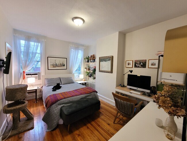 Photo - NEWLY RENOVATED==> 2BED + HOME OFFICE ==> ...