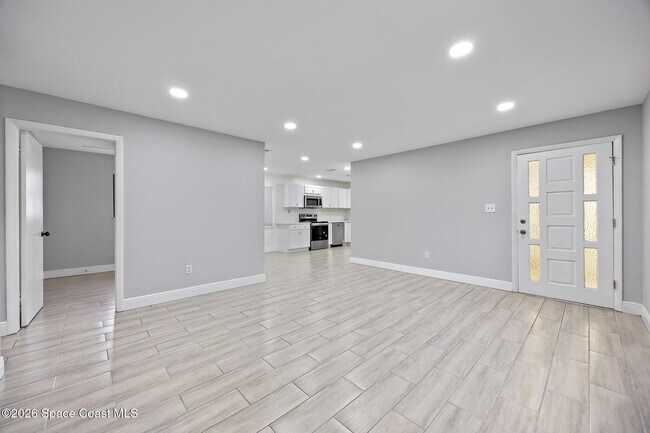 Photo - 419 Marquis St