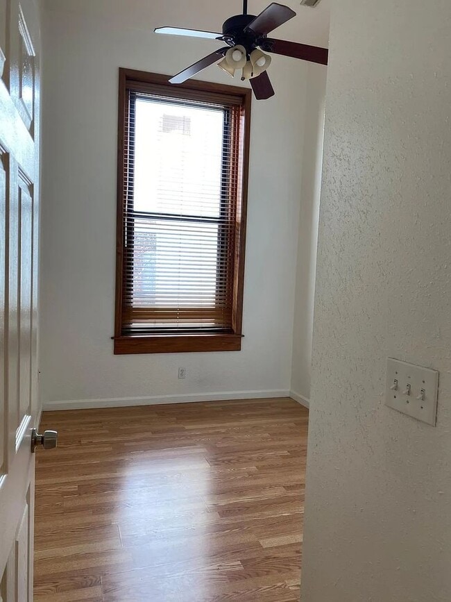 Photo - 117 W Washington St Unit 117 WEST WASHINGTON APT 2A