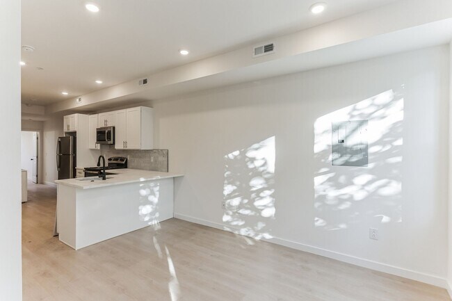 Photo - 812 N Holly St Unit 2