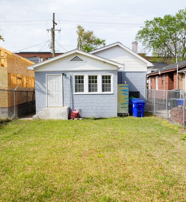 Photo - 196 Nassau St