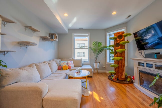 Photo - 2056 N Damen Ave Unit 2