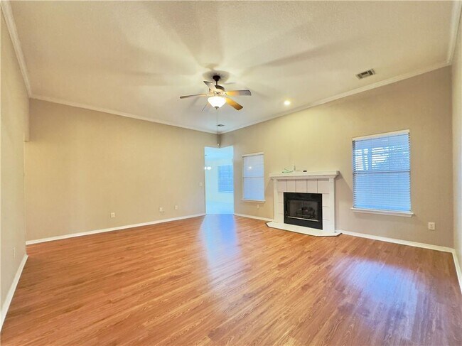 Photo - 4901 Roxbury Way