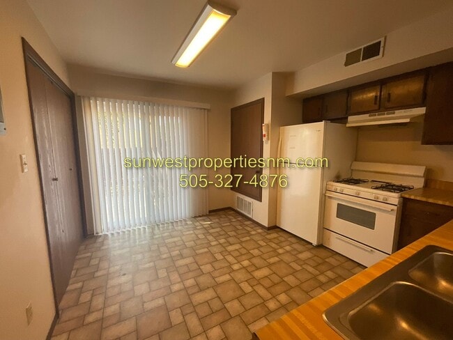 Photo - 1621 N Farmington Ave Unit #4