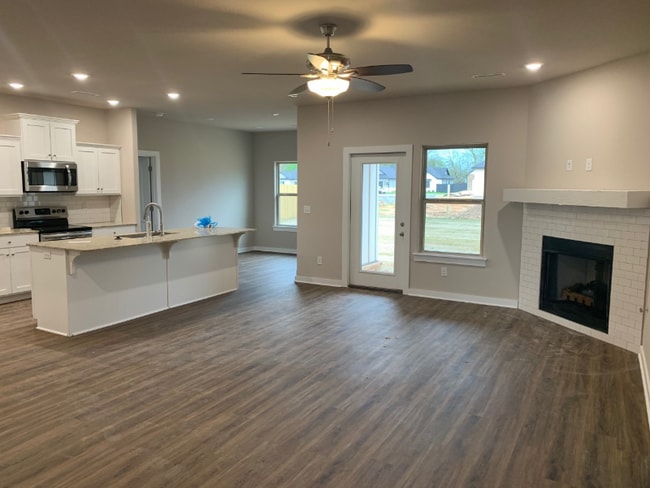 Photo - 403 N Otoe St