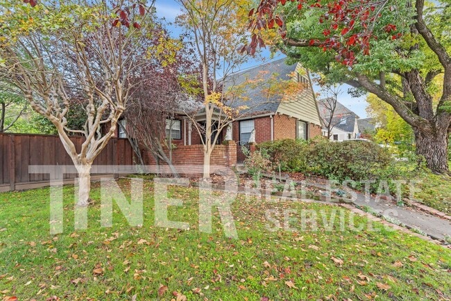 Building Photo - 801 46th St