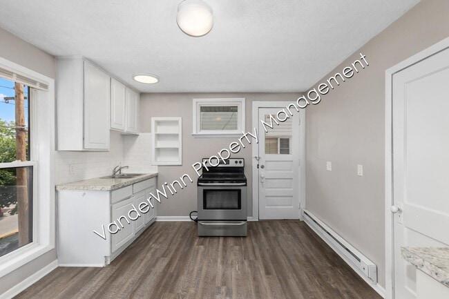 Building Photo - 125 Eastern Ave SE Unit 2 Rental