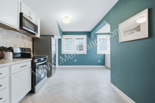 Photo - 931 Woodview Blvd