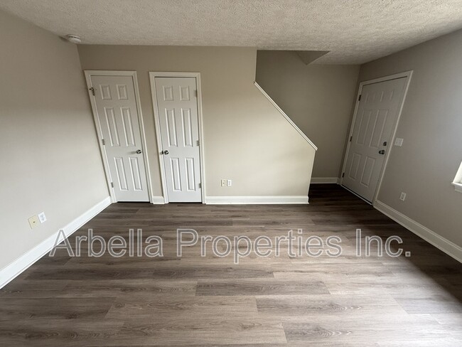 Photo - 133 Walker St