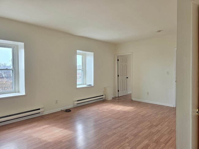 Building Photo - 100 N Franklin St Unit 2