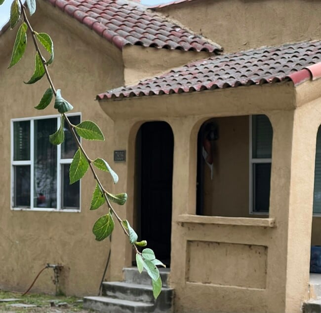 Building Photo - 7826 La Salle Ave