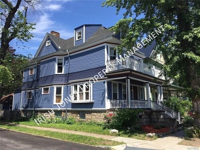 Photo - 496 W Ferry St Unit 1 (lower)