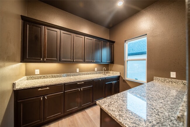 Photo - 6919 Shoreline Vw Dr