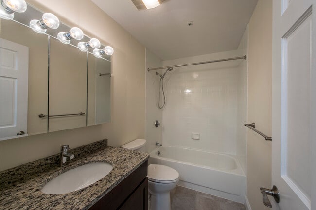 Photo - 1139 Beacon St Unidad #21