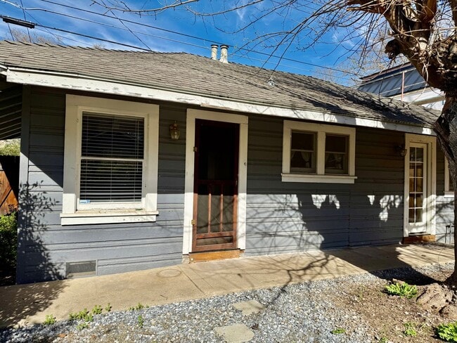 Building Photo - 2219 1/2 D St