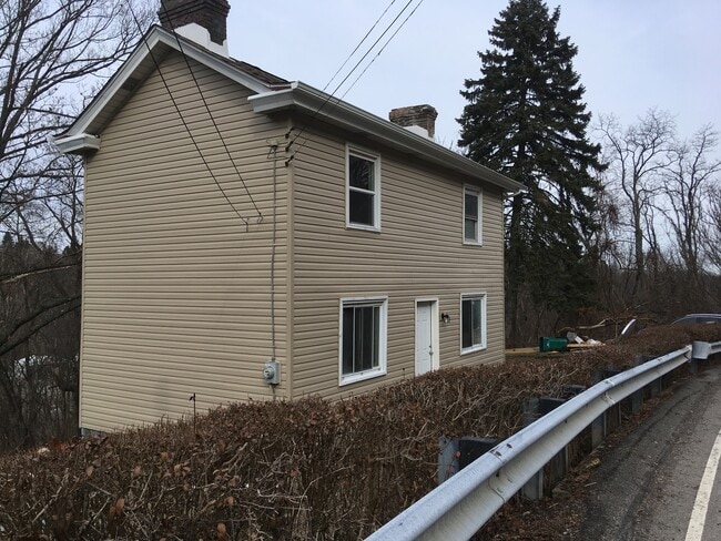 Building Photo - 4561 Mt Troy Rd