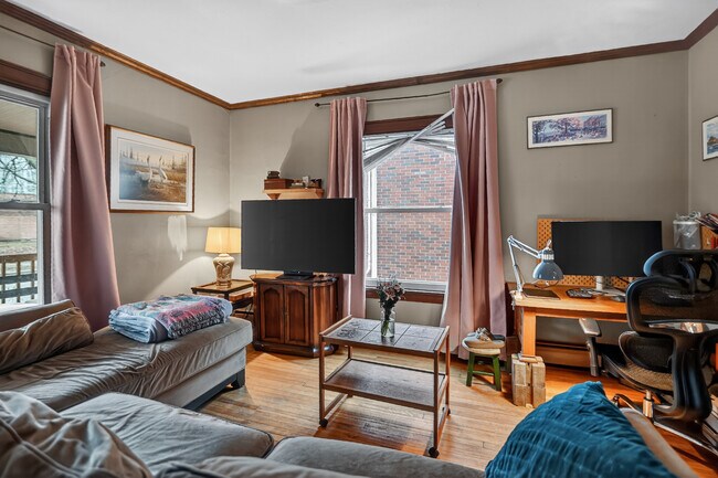 Photo - 820 E Dayton St Unidad 820 #1
