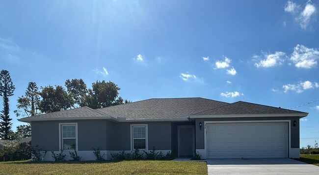 NEW construction 4/2 home Cape Coral - NEW construction 4/2 home Cape Coral