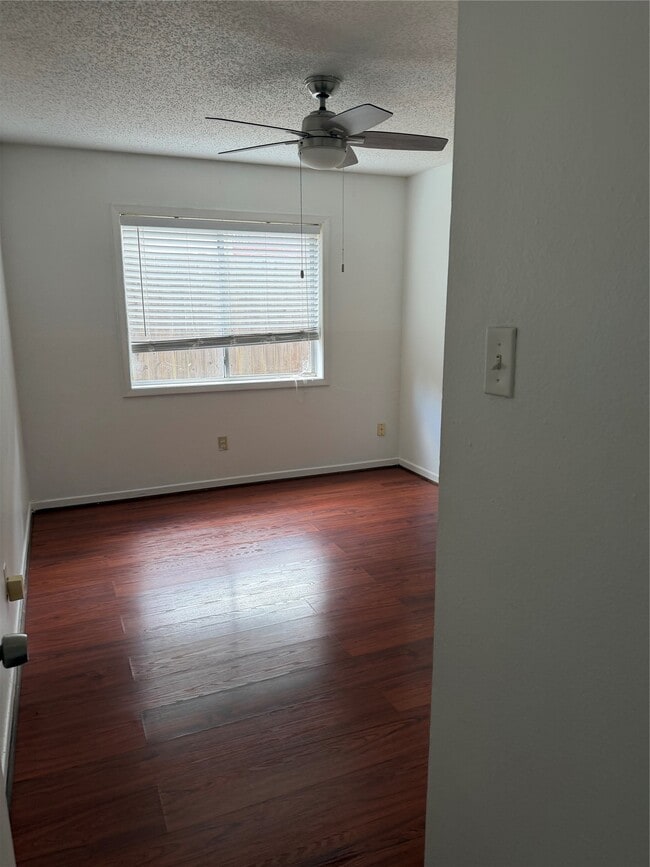 Photo - 2926 Colony Dr