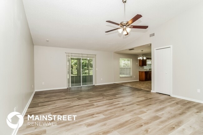 Photo - 1109 Butler Way