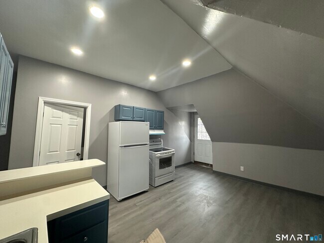 402 Sigourney St Unit 3rd Floor