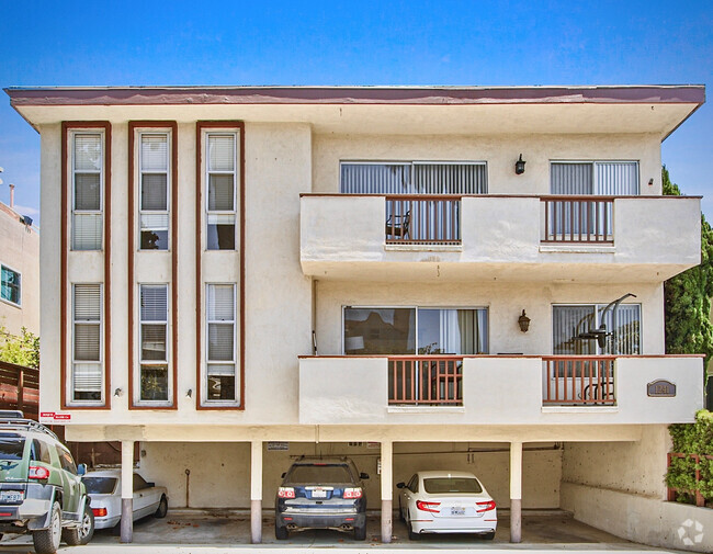 Building Photo - 1241 9th St in Santa Monica. Steps to Wils... Rental