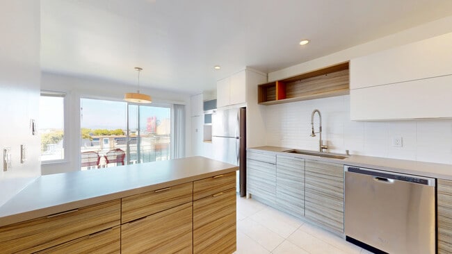 Photo - 2642 Greenwich St Unit 102