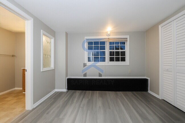 Photo - 916 Greenwood Ave NE Unit B