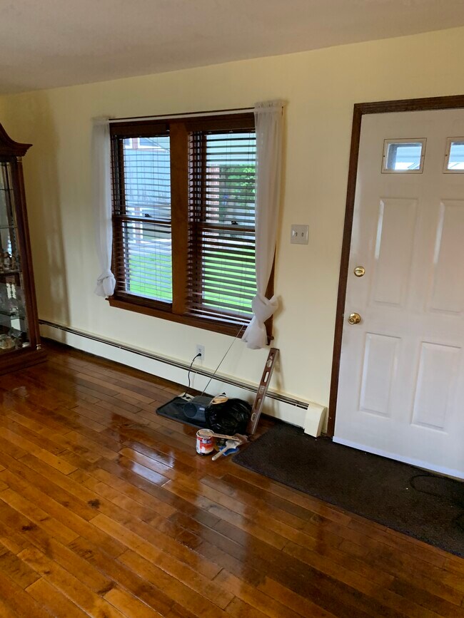 Photo - 102 Lyncourt Dr