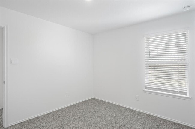 Photo - 4905 Blue Beetle Rdg Dr