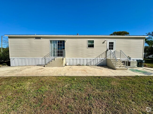 Building Photo - Centrally Located, 3/2 Manufactured Home F... Unit 184 Sand Pebble Circle