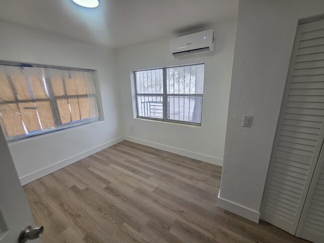 Photo - 5900 NE 1st Ave Unit 1