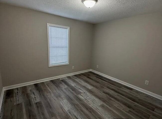 Photo - 202 Charles St