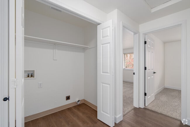 2BR, 1BA - 848SF - Laundry Room