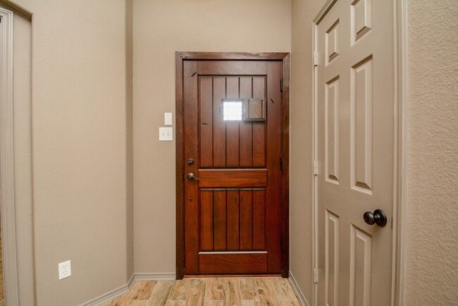 Photo - 28602 Lockeridge Farms Dr