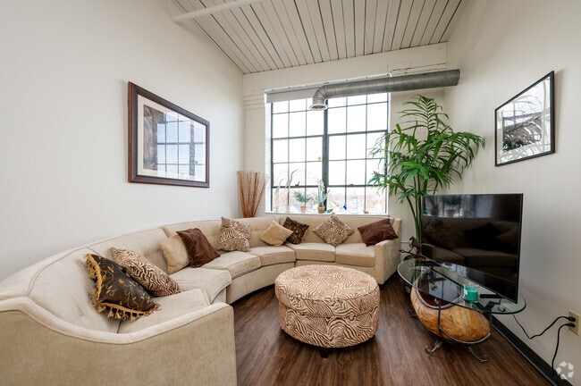 2BR, 1BA - 1,150SF - Living Room