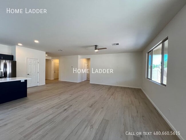 Photo - 1536 E Elegante Dr