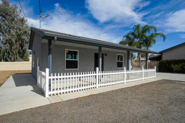 Photo - 1175 Campbell Way House