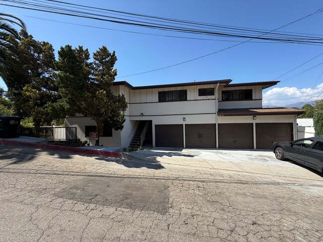 Building Photo - 851 Reeves Pl Unit 2
