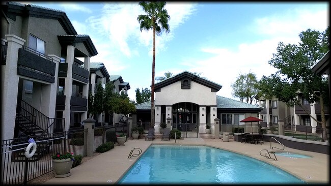 Photo - Lindsay Palms