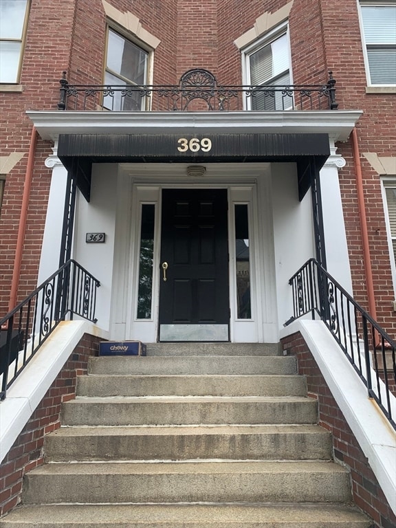 Building Photo - 369 Tappan St Unit 19 Rental
