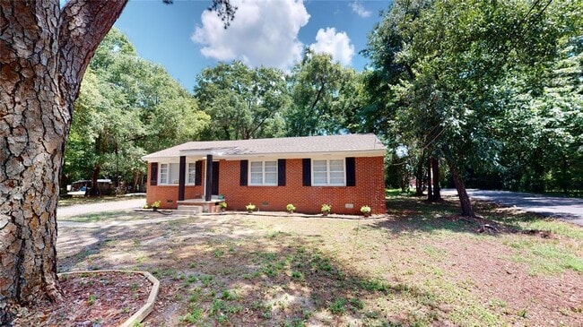 Building Photo - 3210 Wade St Rental