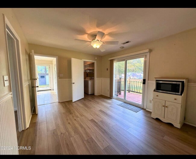 Photo - 452 Nine Foot Rd