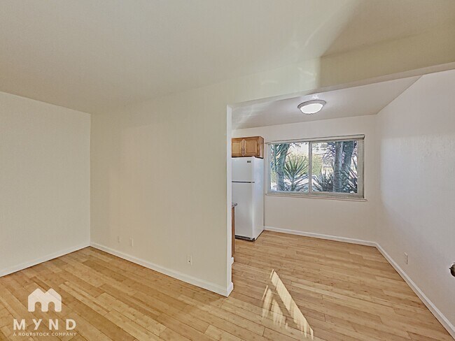 Photo - 2376 Sutter Ave Unit 2