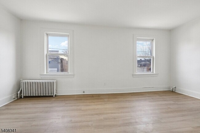 Photo - 66 N Washington Ave Unidad 1