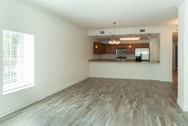 Photo - 113 Brooks St SE Unidad 206